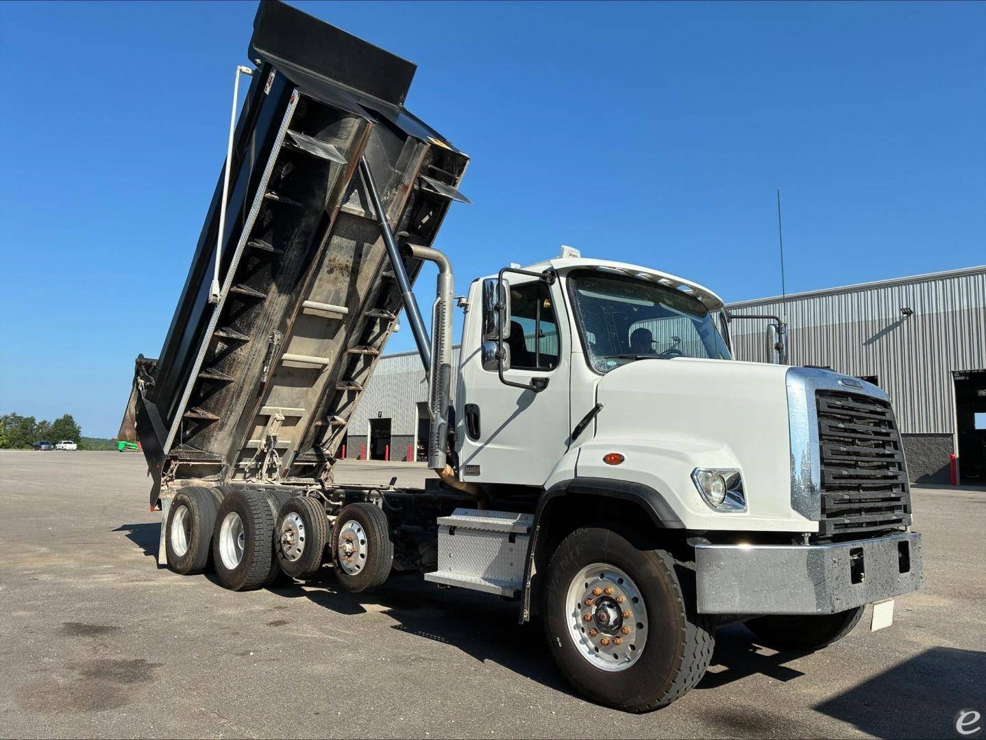 2023 Freightliner 108SD
