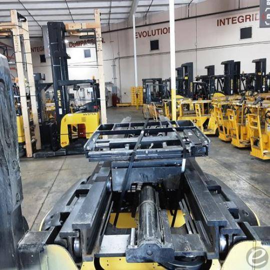 2017 Hyster N45ZR2-21.5 Electric Reach Truck - 123Forklift