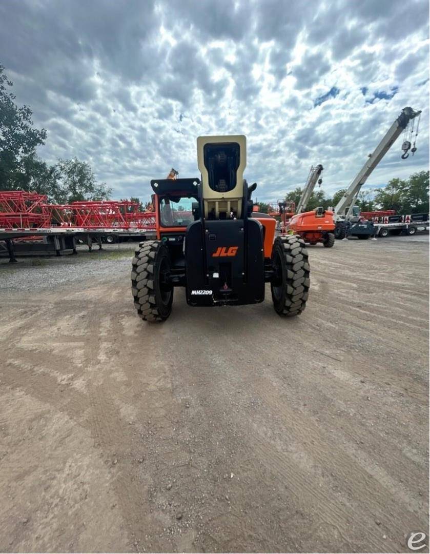 2022 JLG 1255