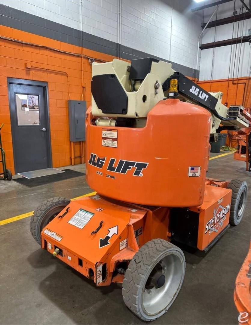 2015 JLG E400AJPN