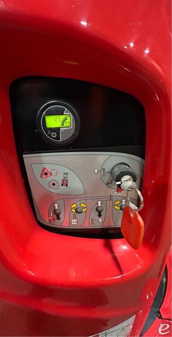 2021 Manitou 26VJR