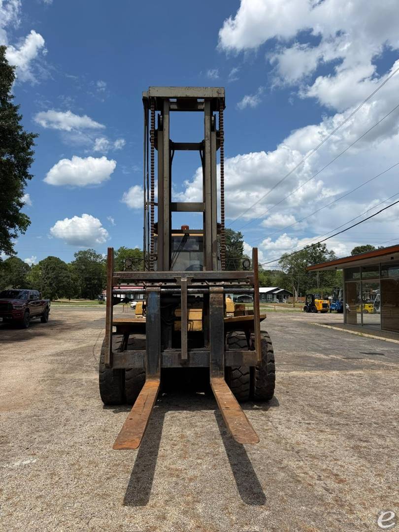 2000 Cat DP135