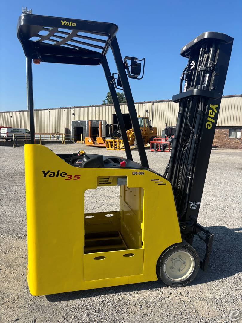 2013 Yale ESC035ACN36TE084