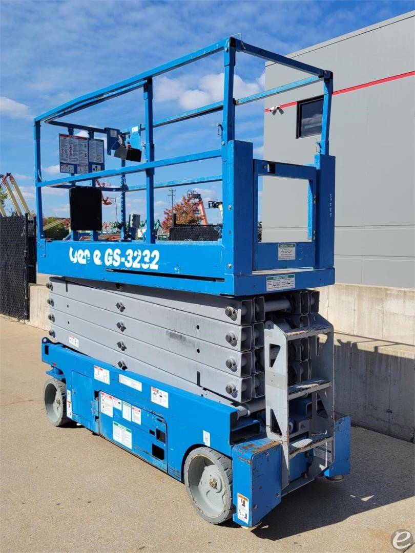 2015 Genie GS3232 Electric Scissor Lift - 123Forklift