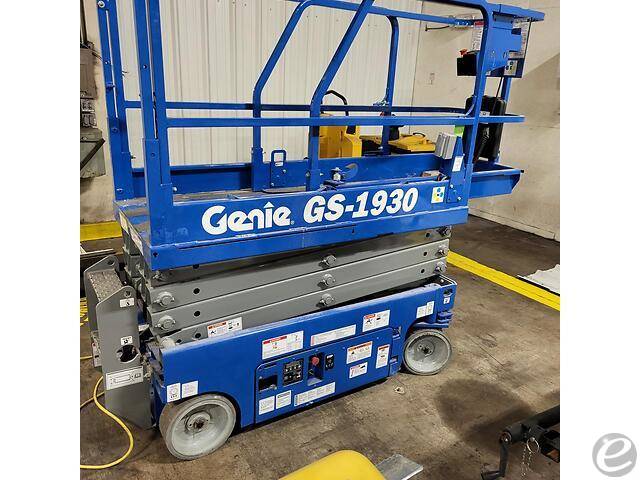 2014 Genie GS-1930 Electric Scissor...