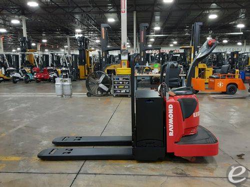 2014 Raymond 8410