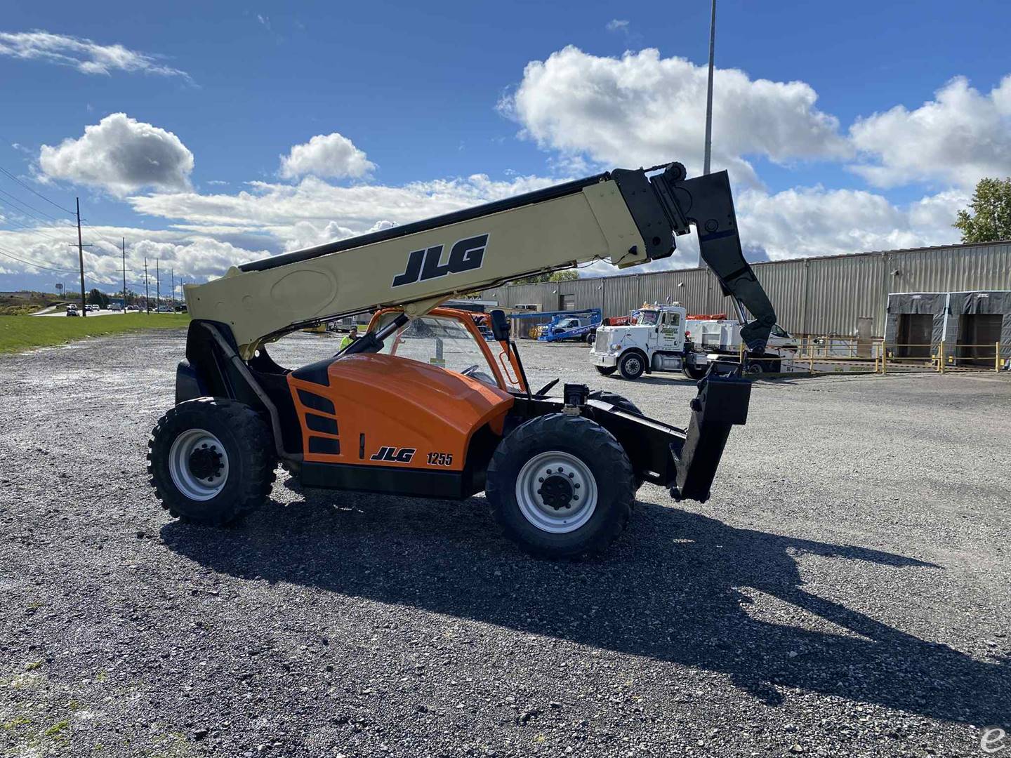2015 JLG 1255