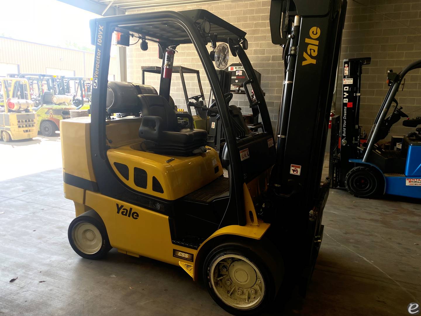 2022 Yale GLC100VX LP Gas Forklift - 123Forklift