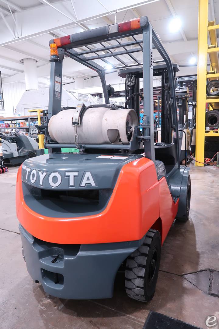 2014 Toyota 8FGU25 Dual Fuel Forklift - 123Forklift