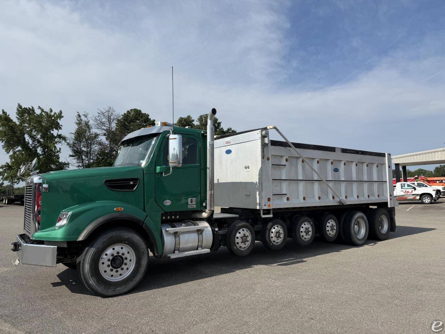 2023 Freightliner 122SD
