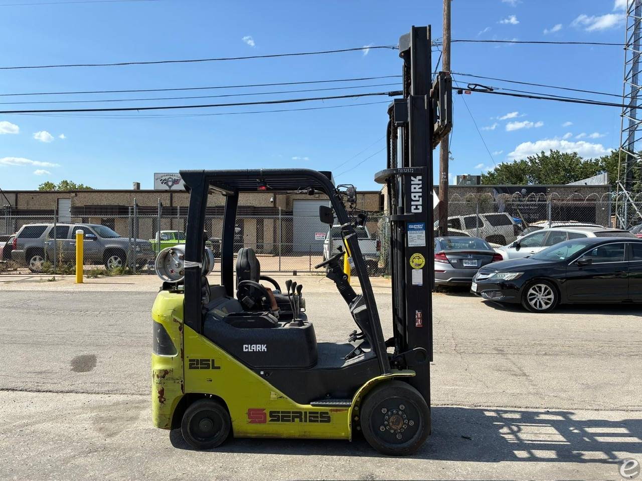 2021 Clark S25CL