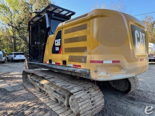 2019 Cat 320