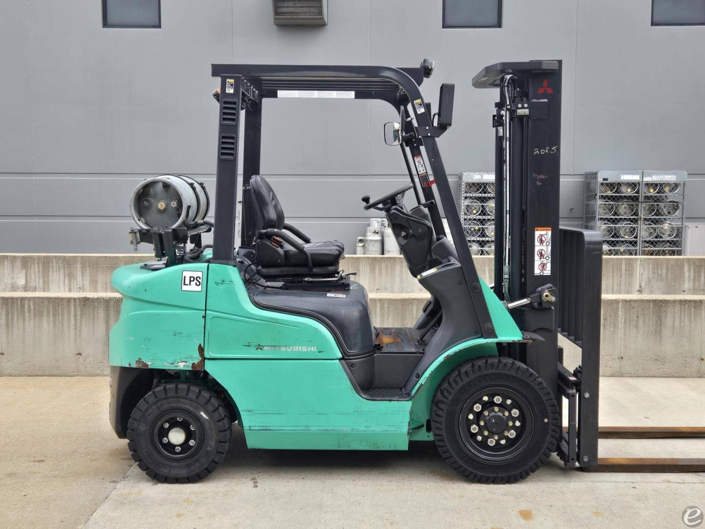 2020 Mitsubishi FG25N