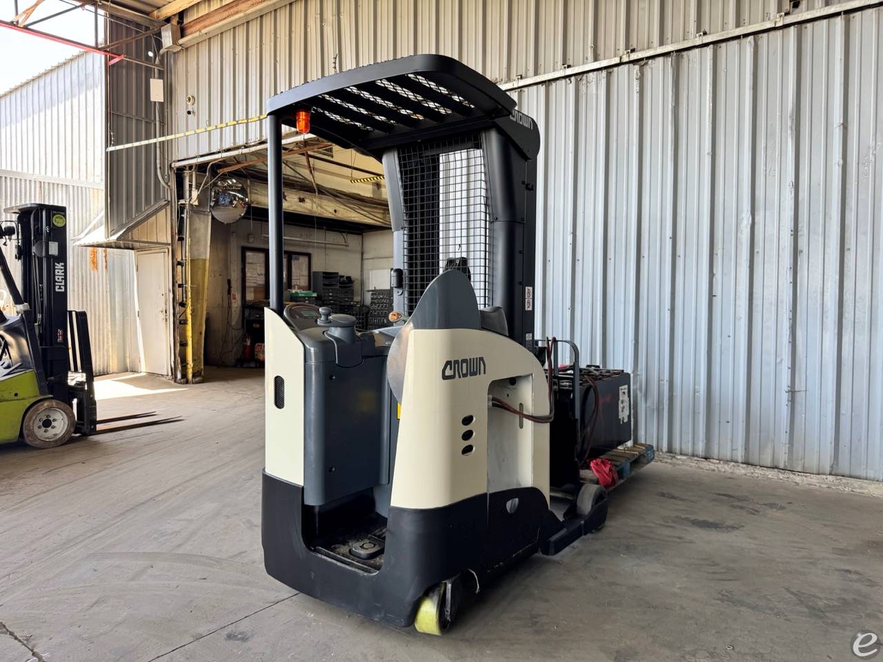 2015 Crown RR5725-35