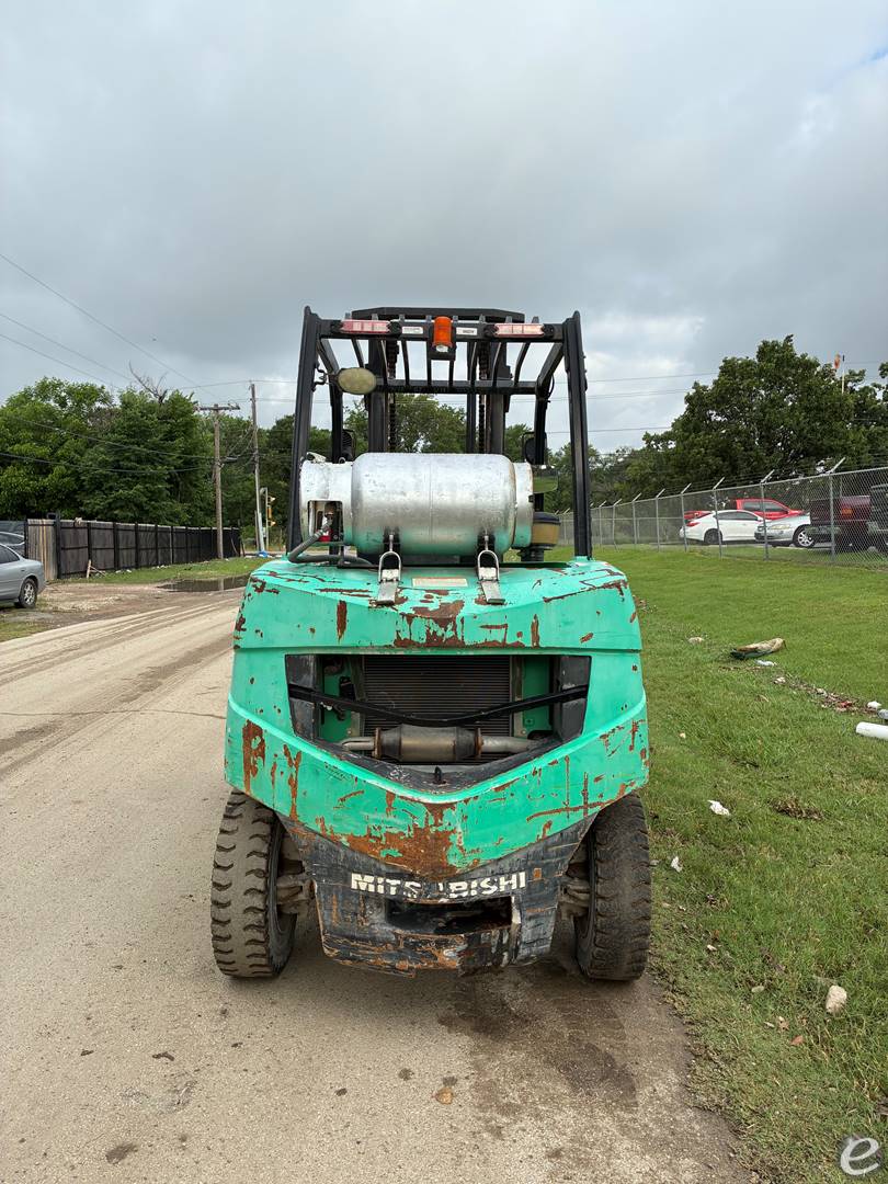 2014 Mitsubishi FG40N
