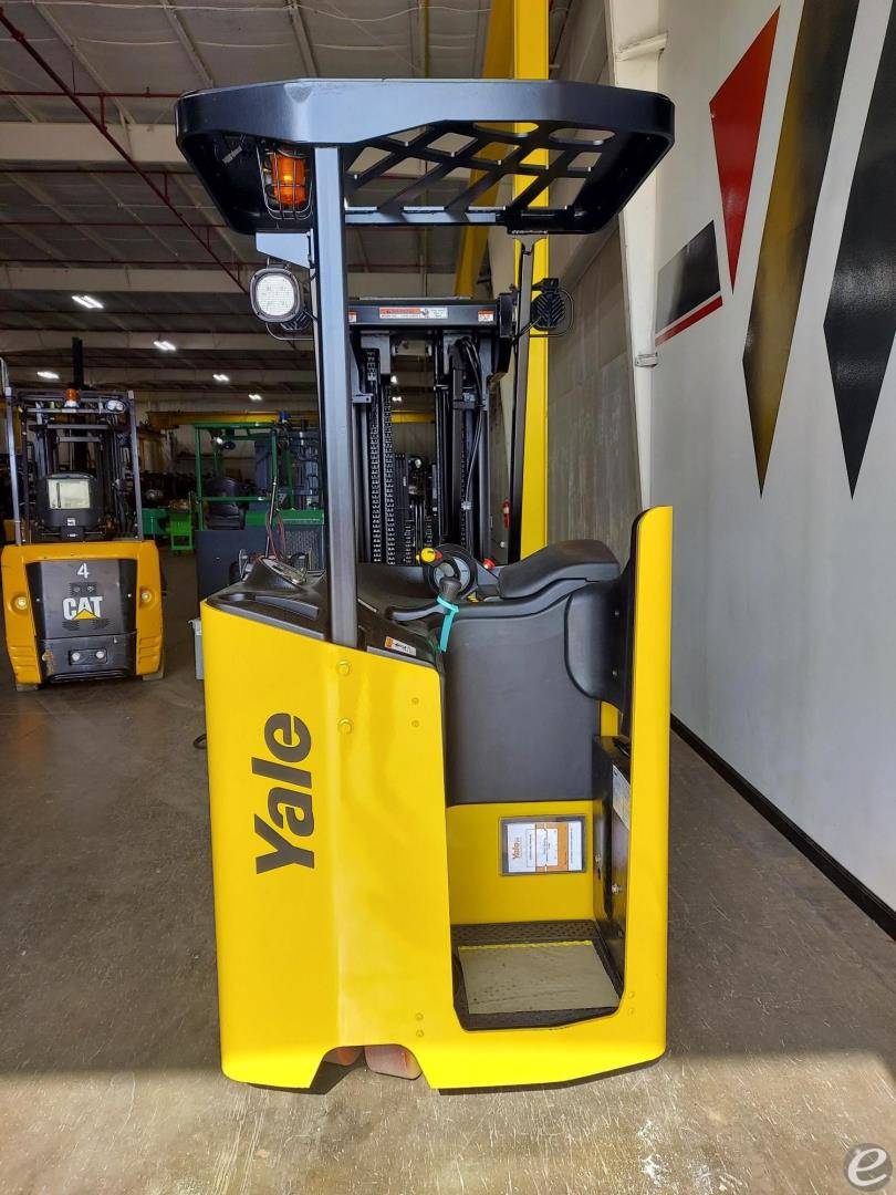 2018 Yale ESC040AD