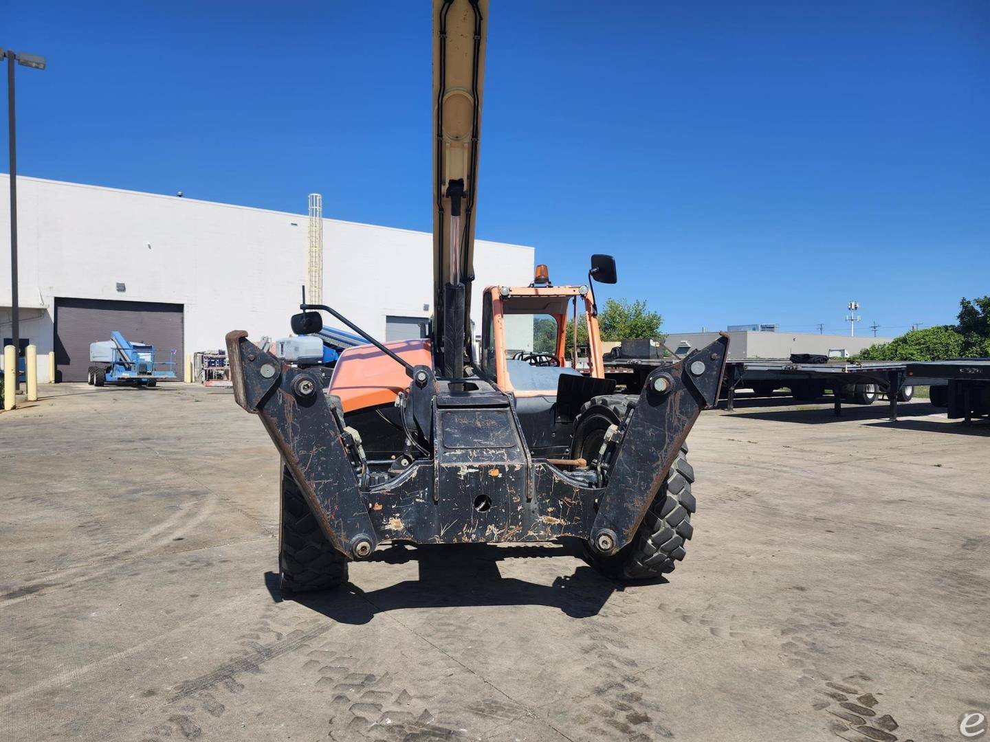 2017 JLG 1055