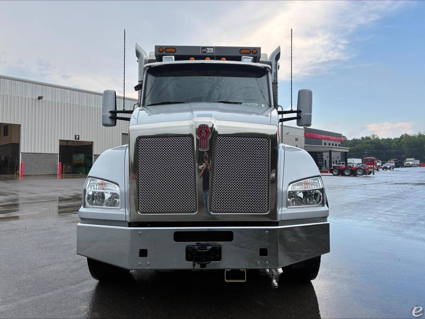 2021 Kenworth T880