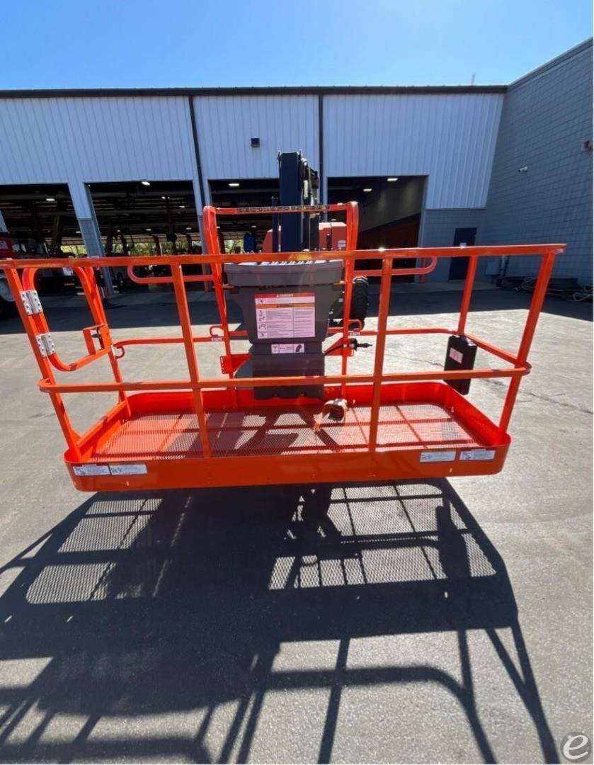 2014 JLG 800AJ