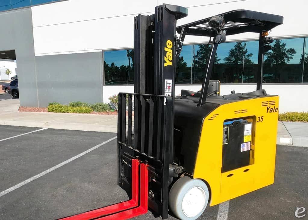 2017 Yale ESC030AD Electric Forklift - 123Forklift