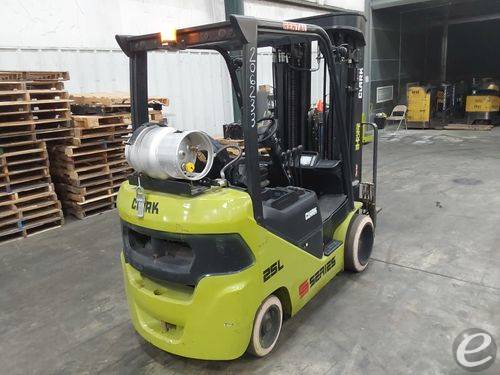 2022 Clark S25CL