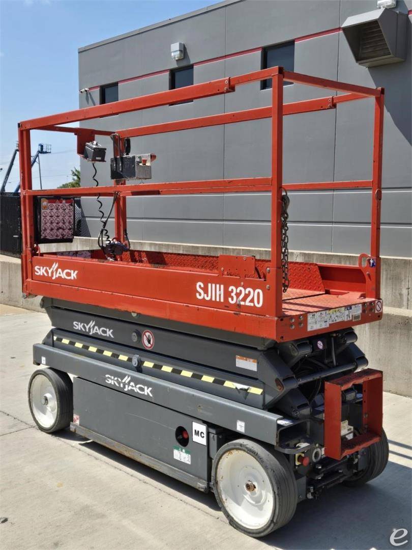 2018 Skyjack SJIII3220 Electric Scissor Lift - 123Forklift