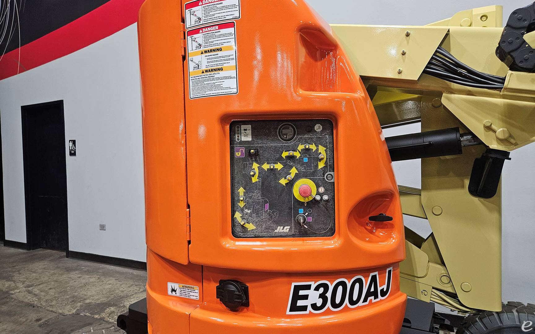 2012 JLG E300AJP
