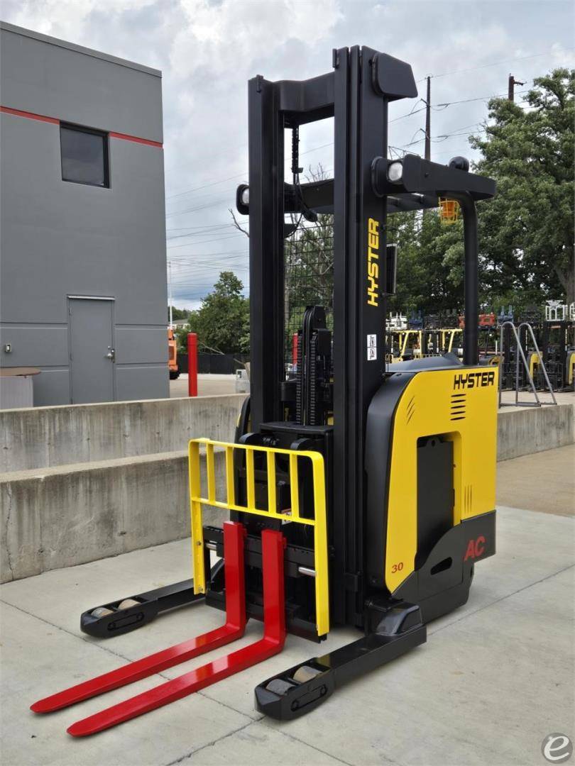 2018 Hyster N30ZDR2 Electric Reach Truck - 123Forklift