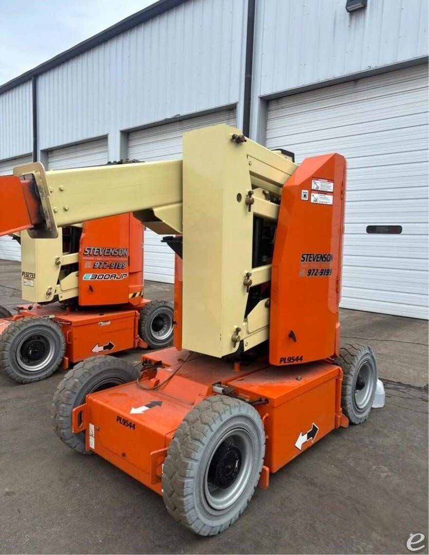 2015 JLG E300AJP