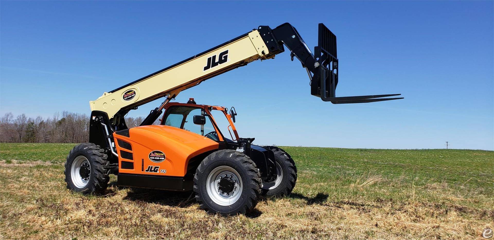 2019 Diesel JLG 742