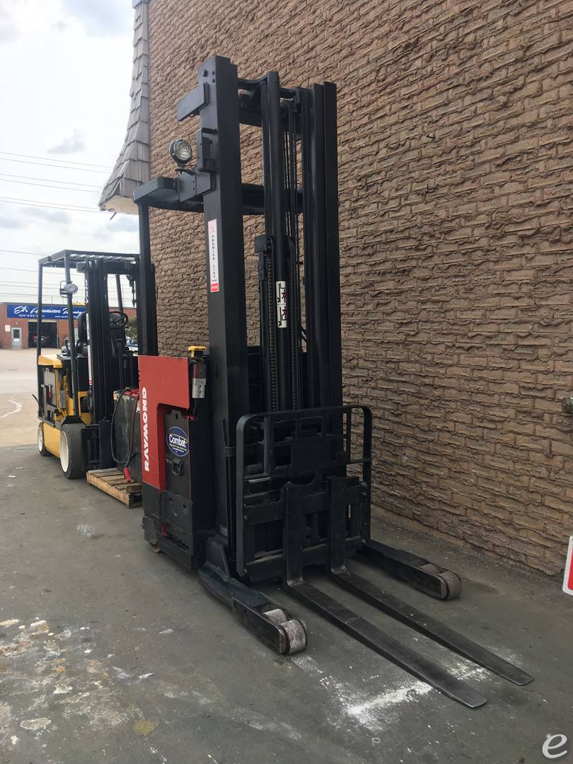  Raymond EASIR30TT Electric Reach Truck - 123Forklift