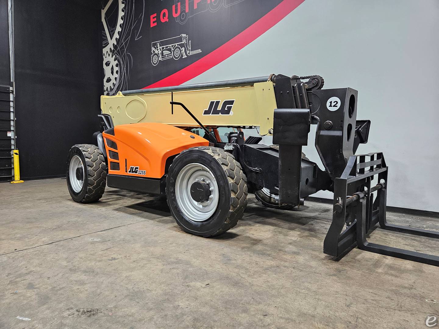 2020 JLG 1255