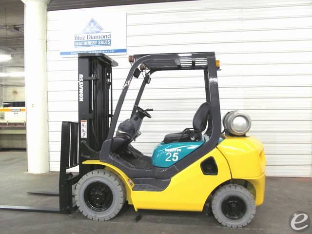 2006 Komatsu FG25T-16 Dual Fuel For...