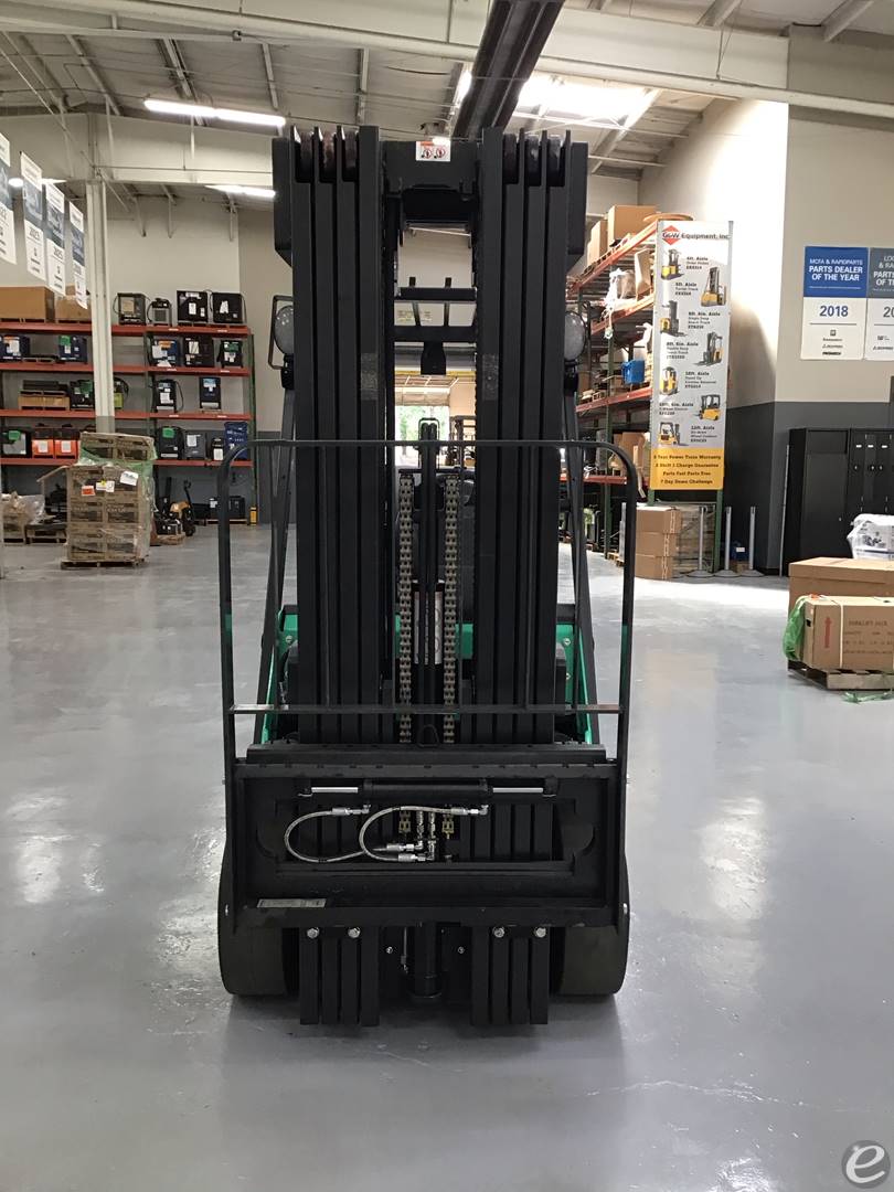 2018 Mitsubishi FGC25N
