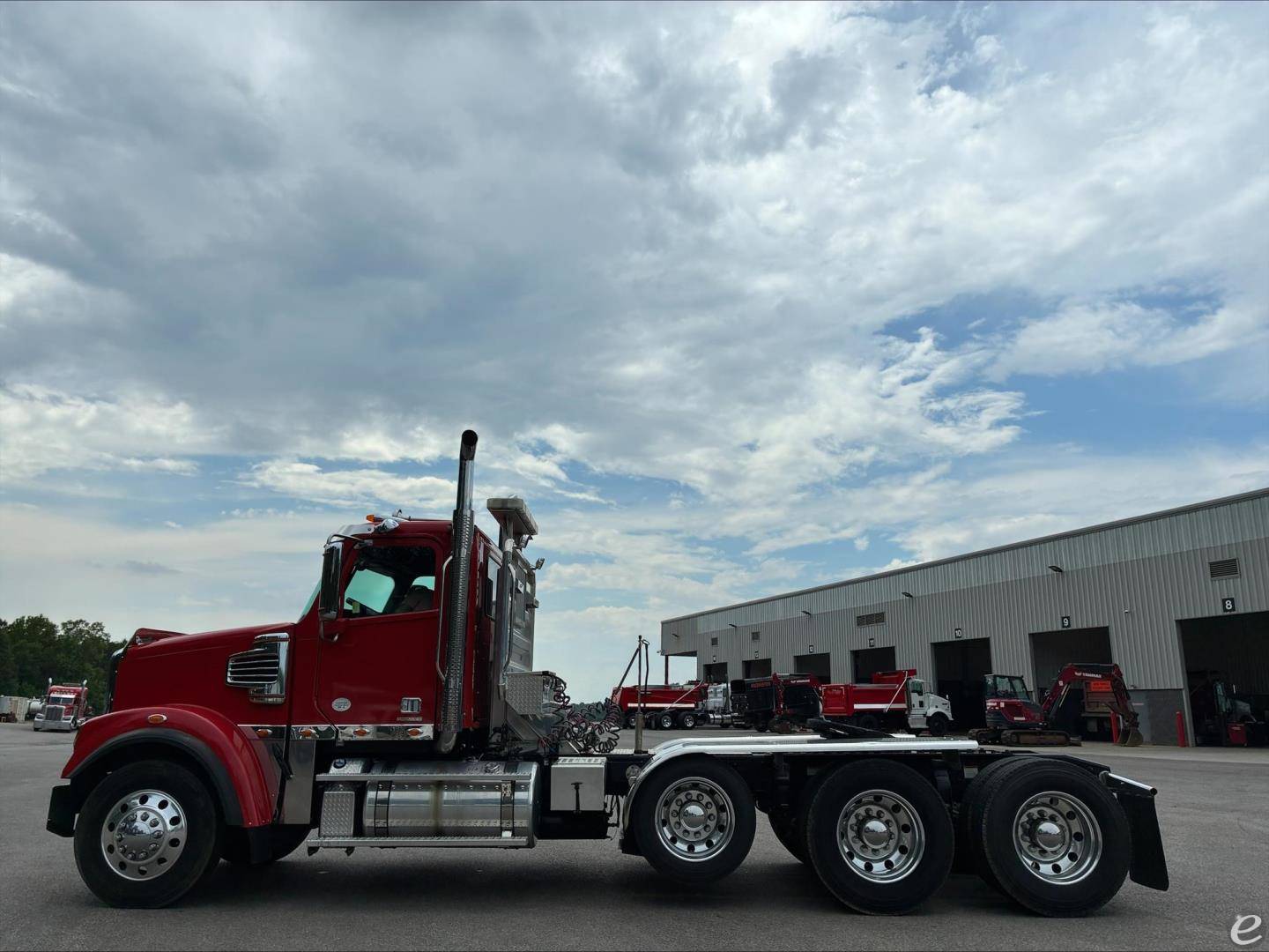 2014 Freightliner CORONADO 122 SD