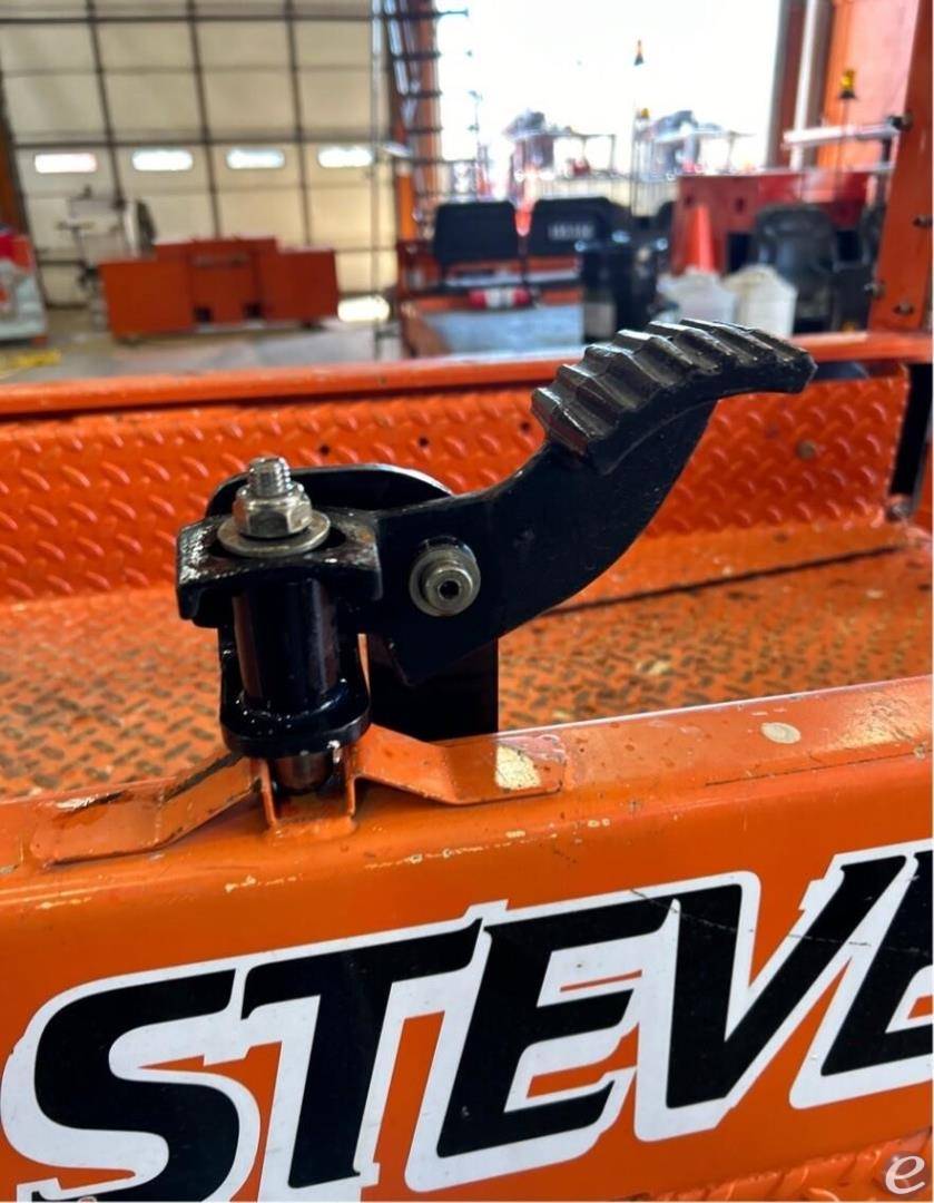 2021 JLG R1932i