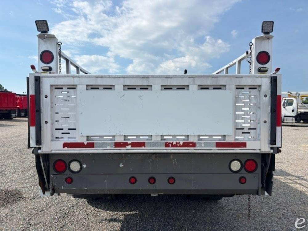 2016 Freightliner BUSINESS CLASS M2 106
