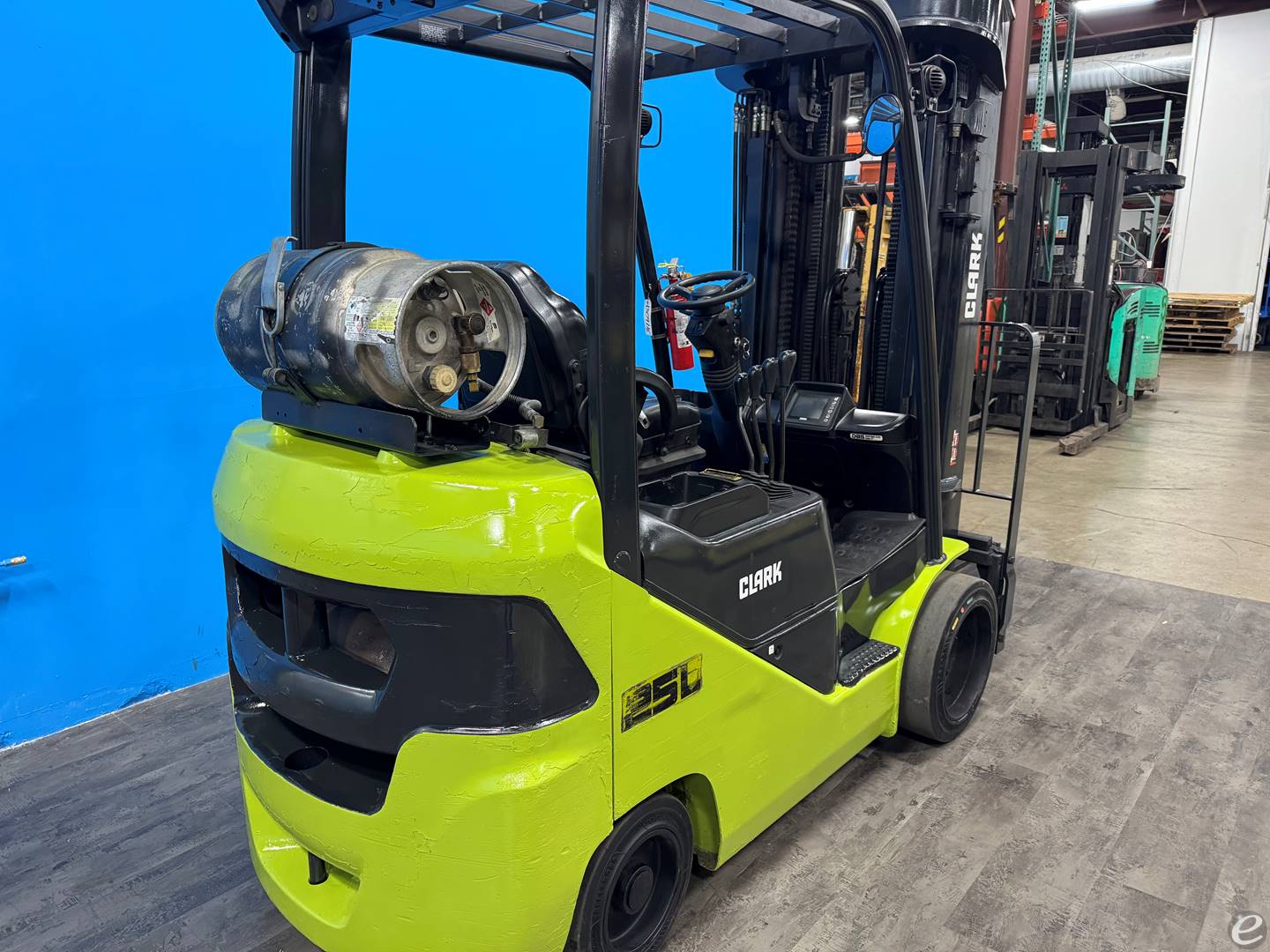 2019 Clark S25CL