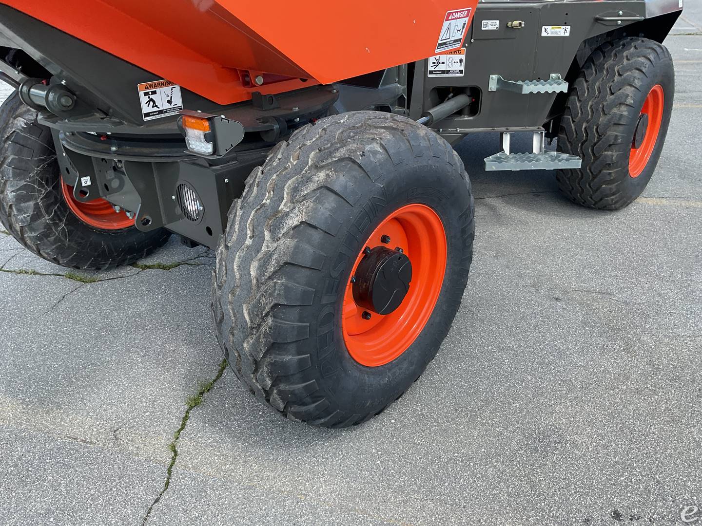 2026 JLG D601AHG