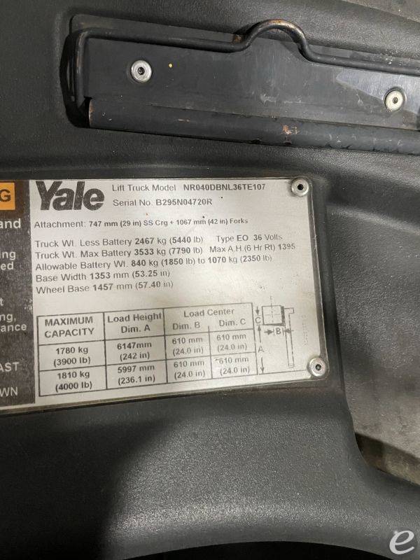 2017 Yale NR040DBNL36TE107