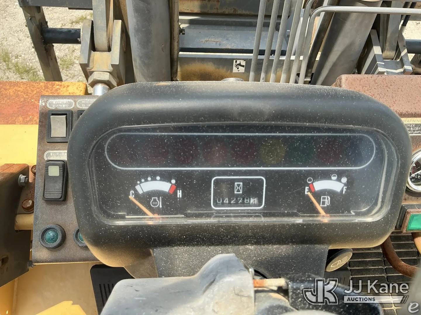 2006 Cat DP100