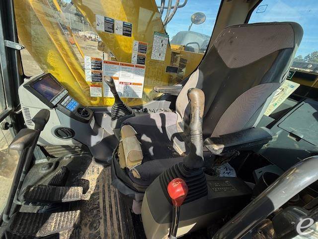 2016 Komatsu PC228US LC-10
