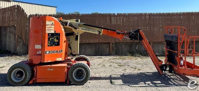 2018 JLG E300AJP