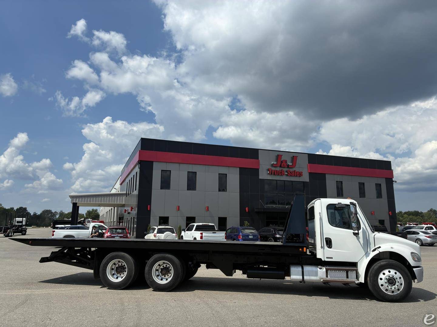2006 Freightliner BUSINESS CLASS M2 106