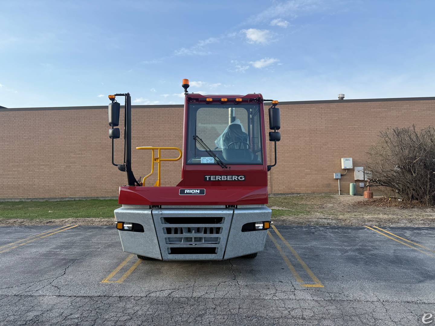 2024 Terberg YT193DOT