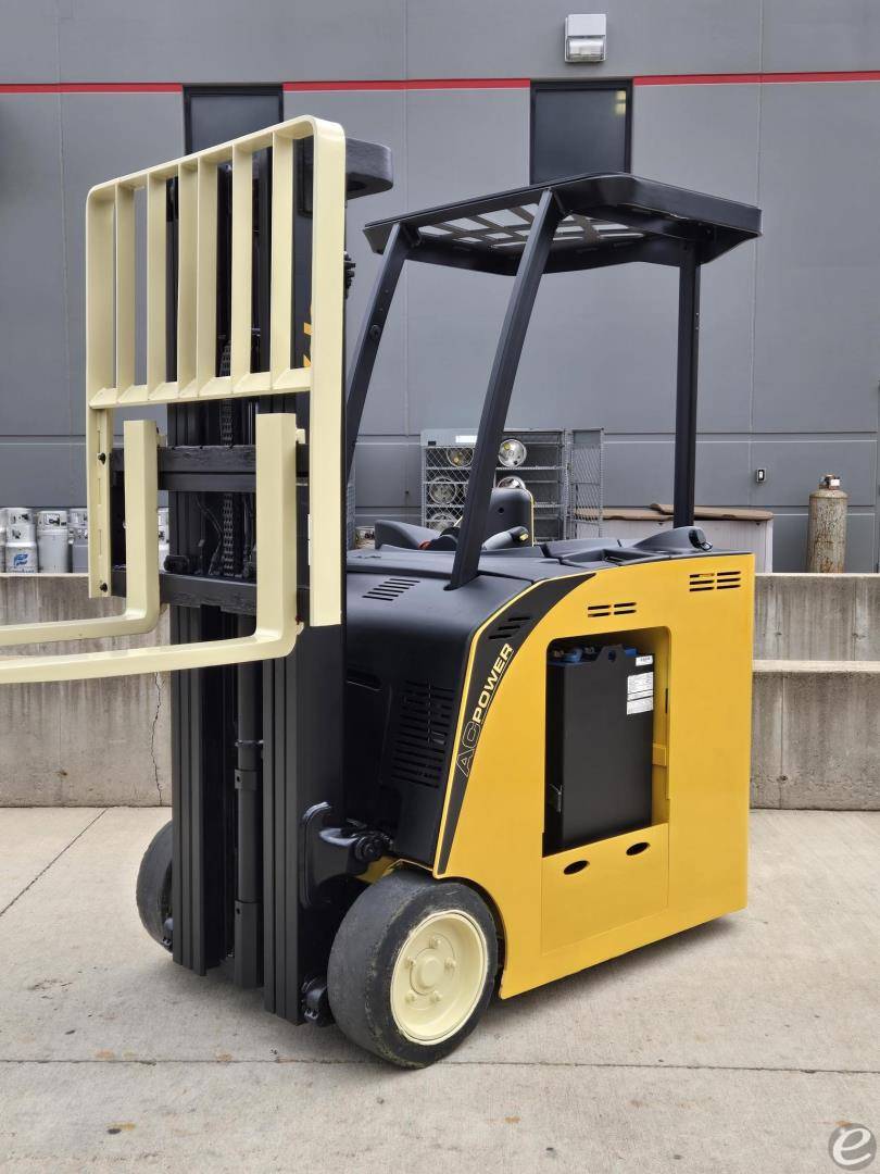 2019 Yale ESC040AD