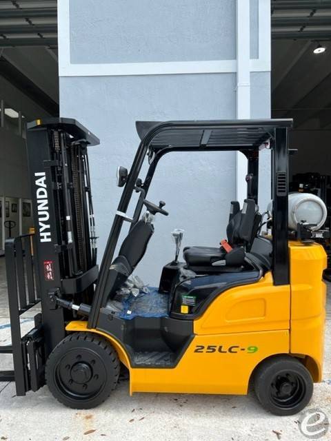 2026 Hyundai 25LC-9