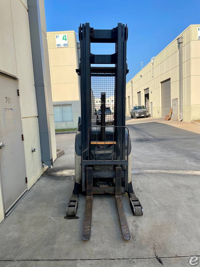 2014 Crown RR5725-35