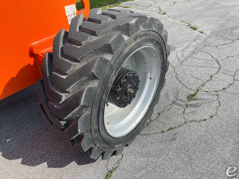 2019 JLG 860SJ