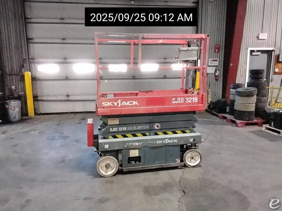 2002 Skyjack SJ-3219